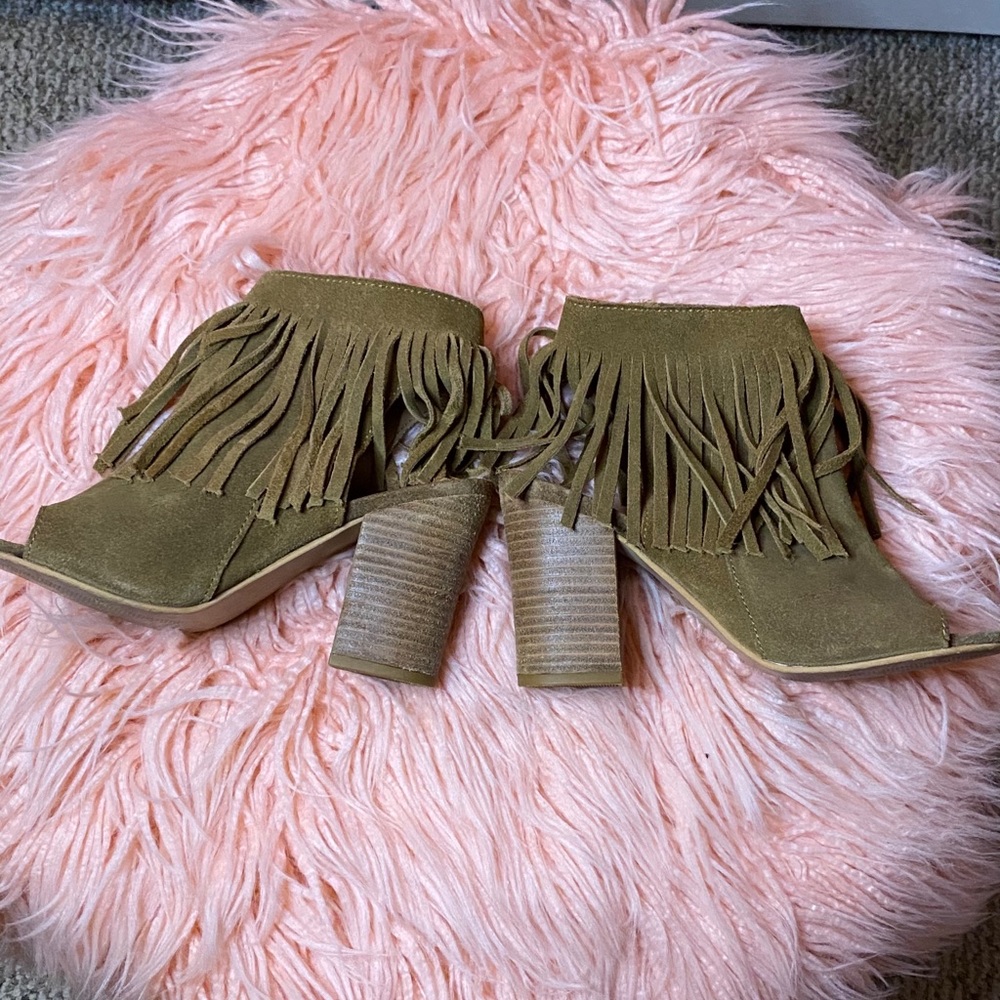 Women’s ankle booties with fringe